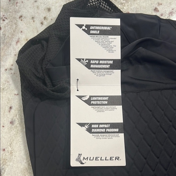 Mueller Black Padded  Football 🏈 Vest - Picture 2 of 4